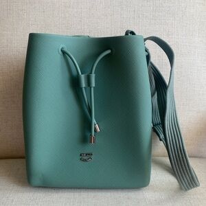 Bolsa Arezzo Mint Green Bucket Bag
